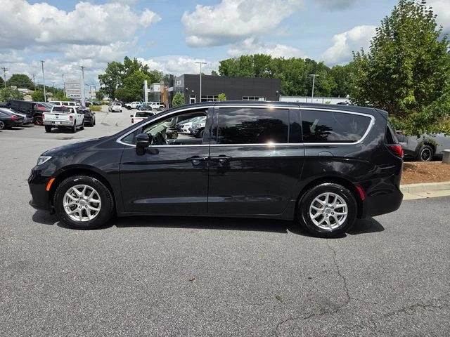 Used 2023 Black Chrysler Touring L image 4