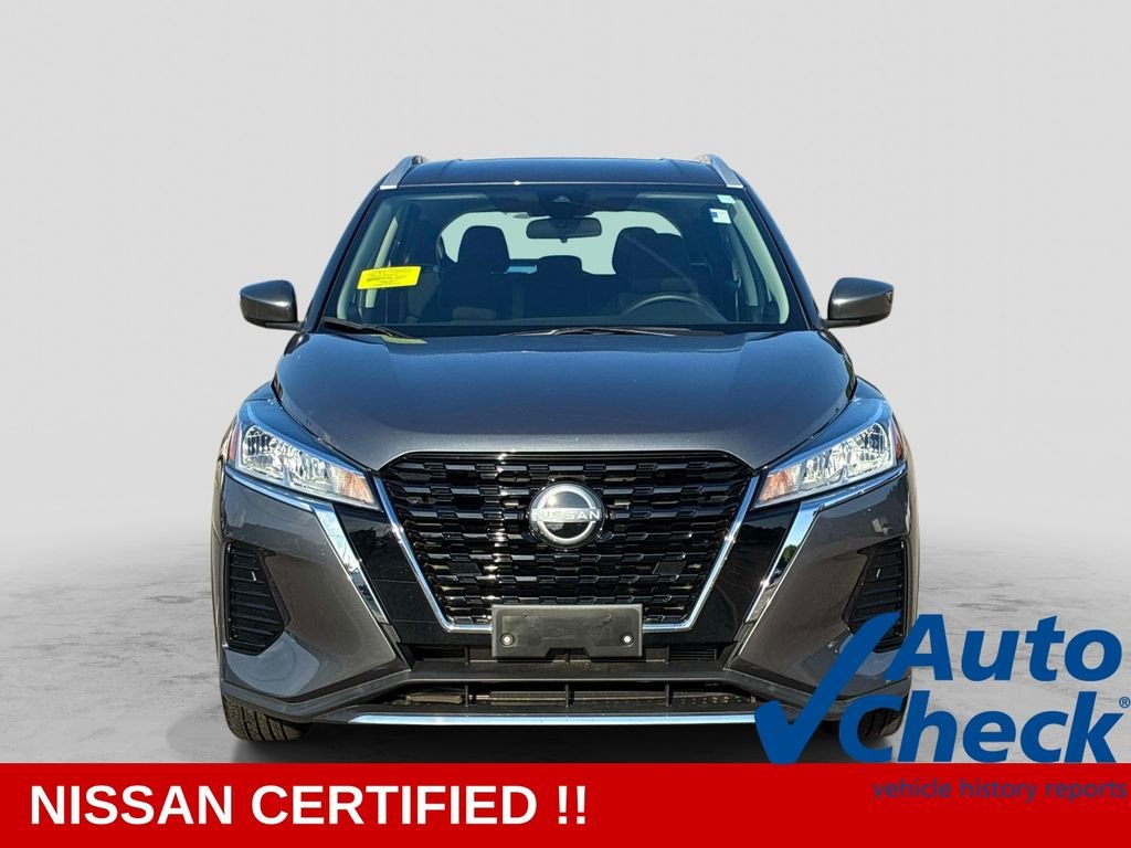 Used 2024 Gray Nissan SV image 2
