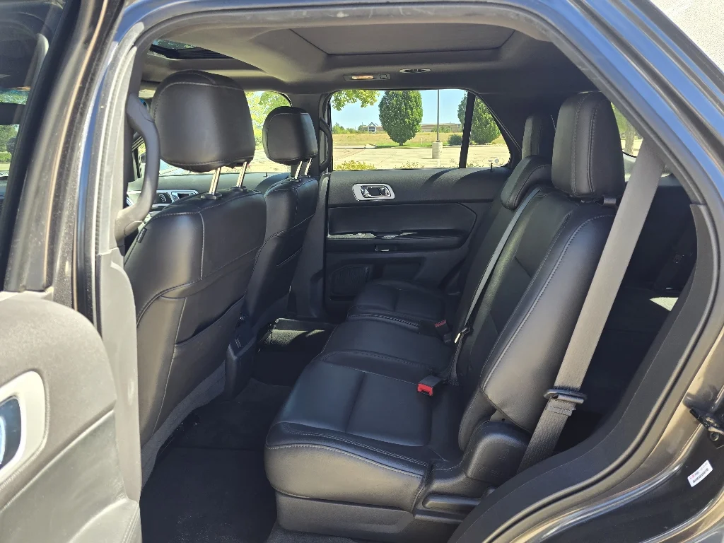 Used 2015 Magnetic Metallic Ford XLT image 13