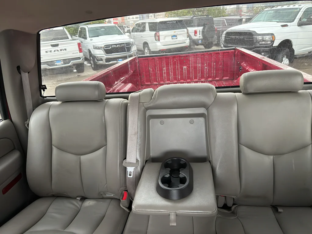 Used 2005 Maroon GMC SLT image 19
