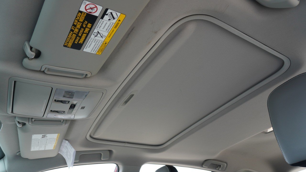 Used 2017 Red Toyota Limited image 28