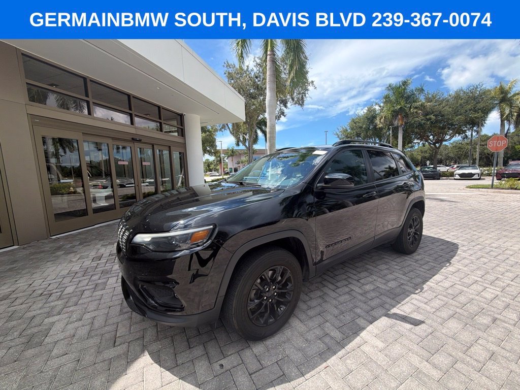Used 2023 Diamond Black Jeep Altitude image 2