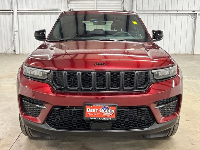 Used 2025 Red Jeep Altitude X image 2