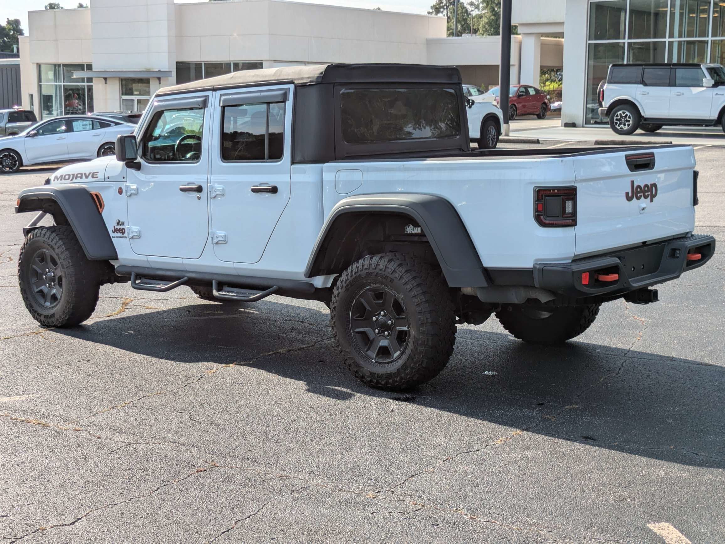 Used 2021 White Jeep Mojave image 5