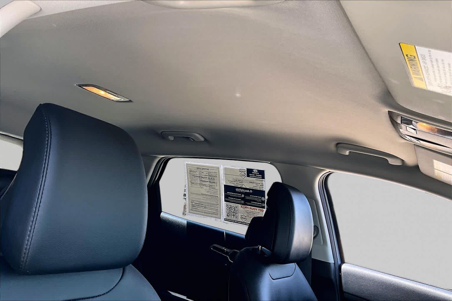 Used 2025 Everlasting Silver Kia EX image 14