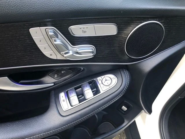Used 2022 Polar White Mercedes-Benz GLC 300 image 22
