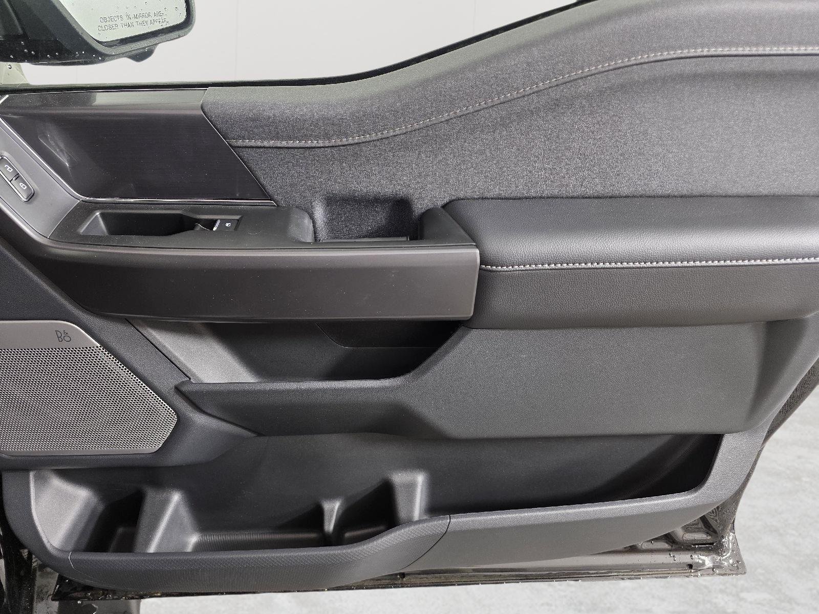 New 2025 Agate Black Metallic Ford Lariat® image 24