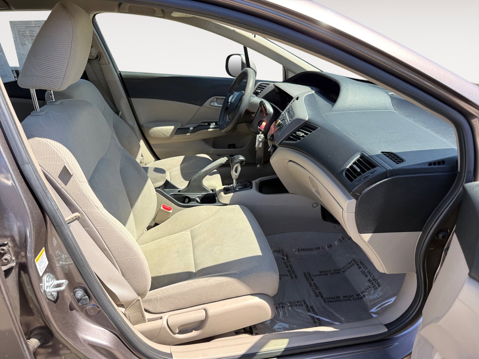 Used 2012 Alabaster Silver Metallic Honda LX image 19