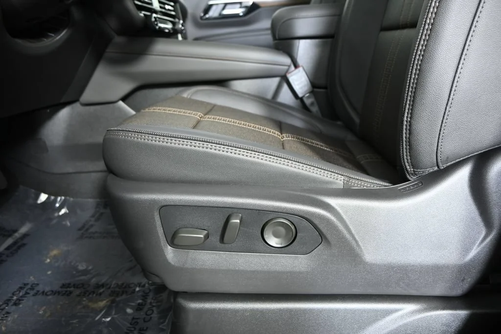 2026 Chevrolet Suburban High Country - Photo 23