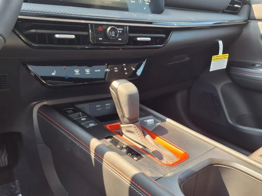 2025 Nissan Kicks SR AWD - Photo 9