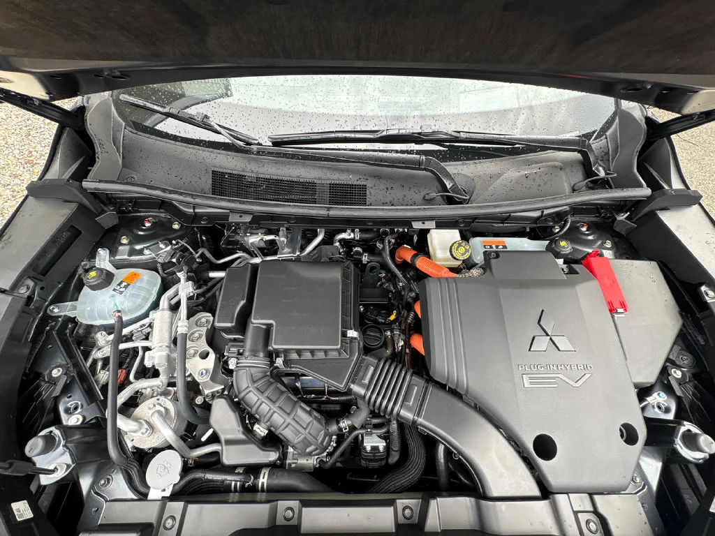 New 2026 Gray Mitsubishi SEL image 70