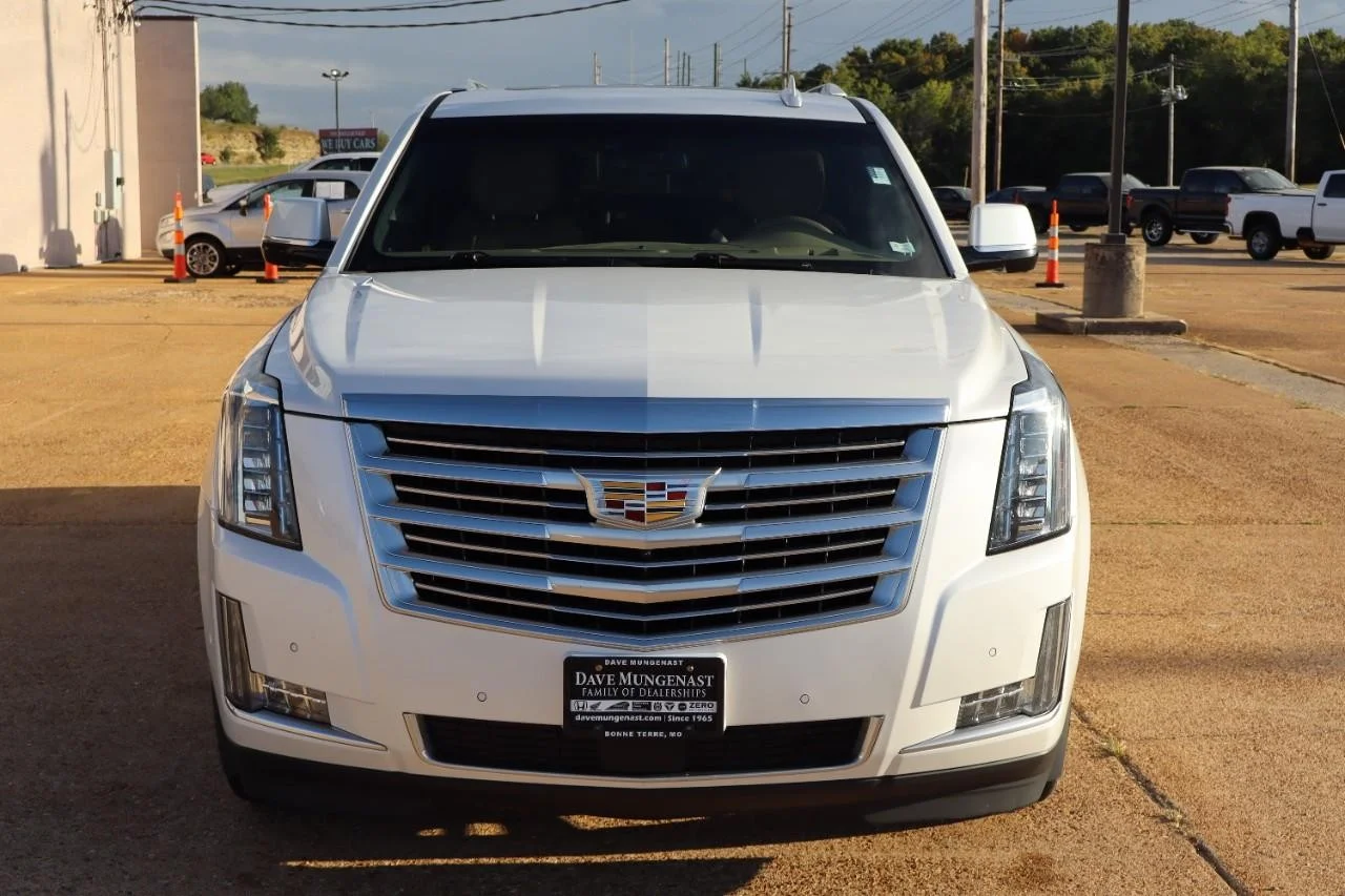 Used 2019 Crystal White Tricoat Cadillac Platinum image 8