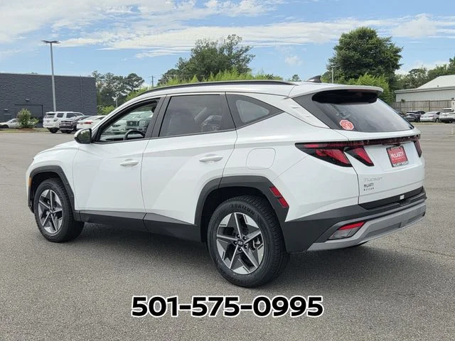 Used 2025 White Hyundai SEL image 3