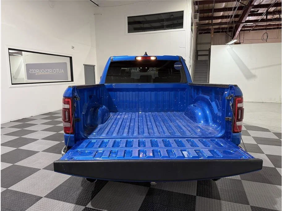 Used 2023 Hydro Blue Pearlcoat Ram Laramie image 27
