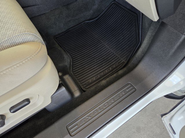 Used 2013 White Ford XLT image 50