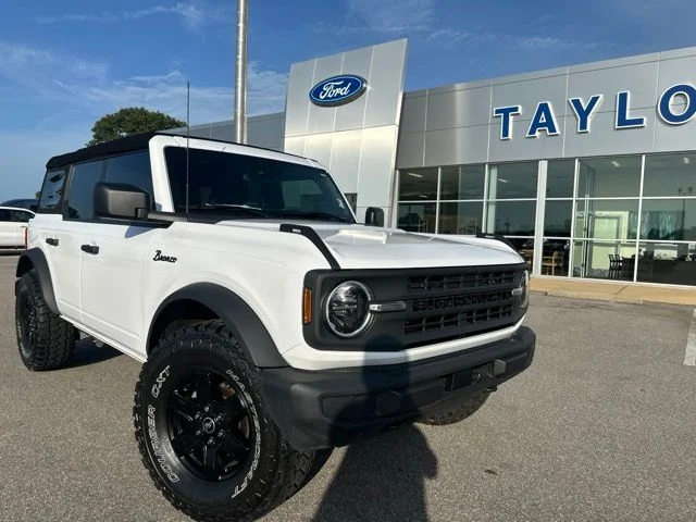 Used 2023 Oxford White Ford Base image 5