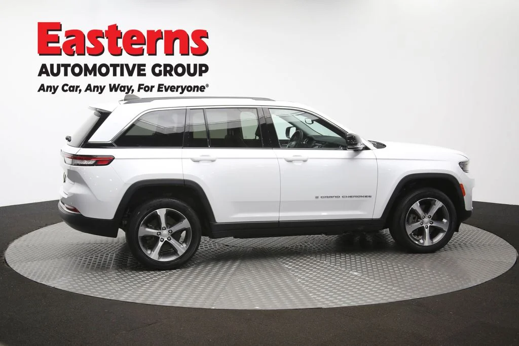 Used 2023 White Jeep 4xe image 47