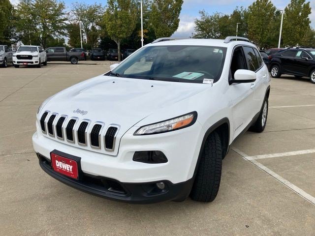 Certified Used 2017 Bright White Clearcoat Jeep Latitude image 3