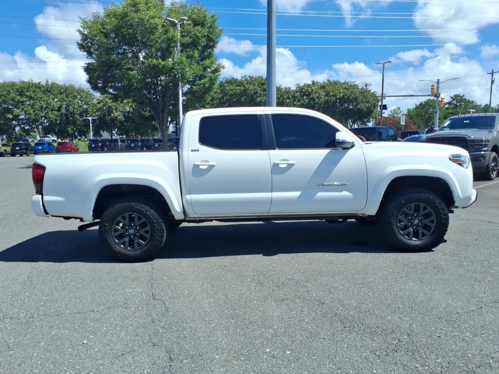 Used 2023 Ice Cap Toyota SR5 image 11