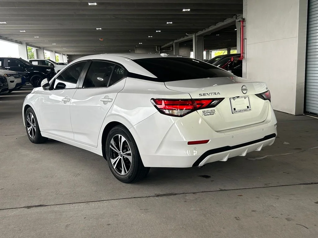 Used 2022 Aspen White TriCoat Pearl Nissan SV image 2