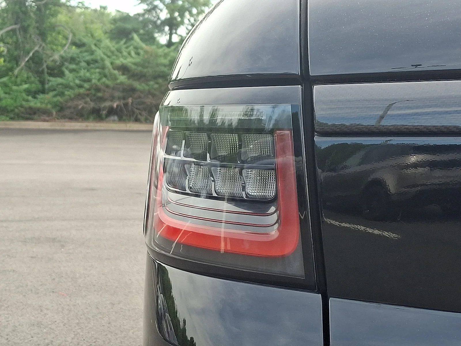 Used 2020 Black Land Rover SVR image 15