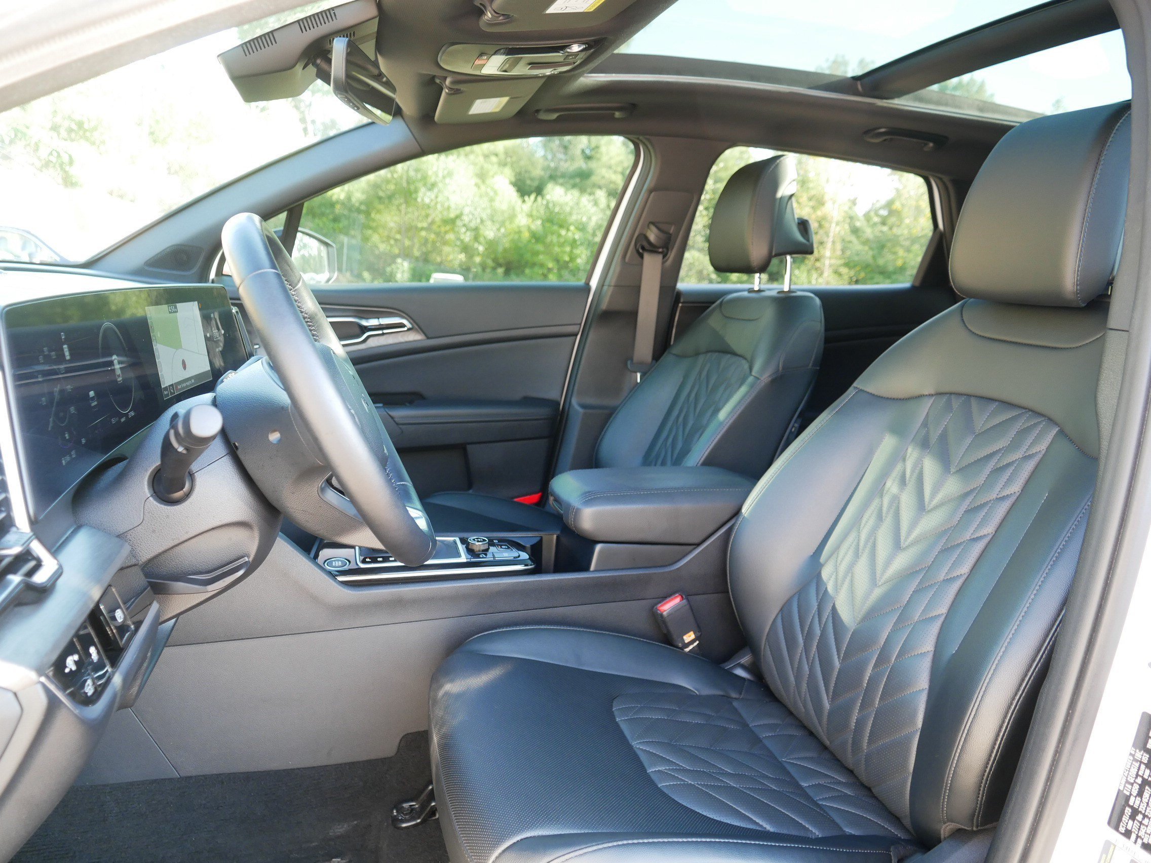 Certified Used 2024 Glacier White Pearl/Ebony Black Roof Kia X-Pro Prestige image 33