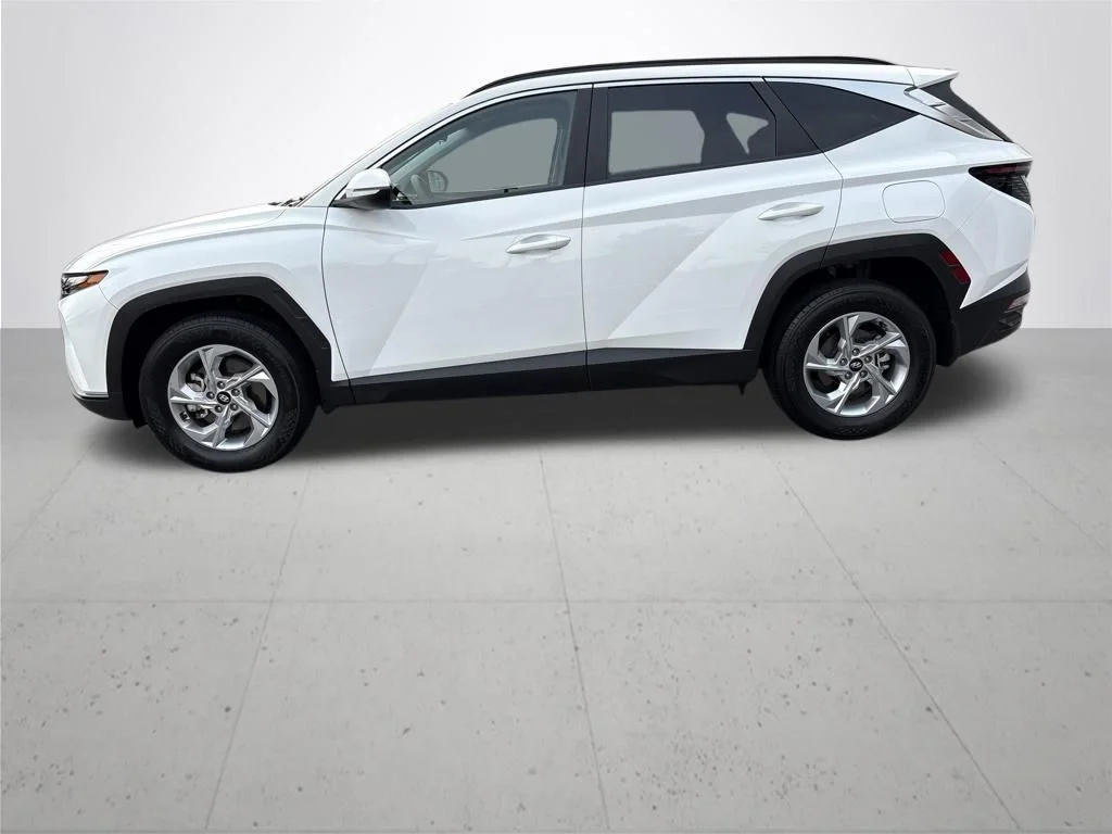 Used 2023 White Hyundai SEL image 10