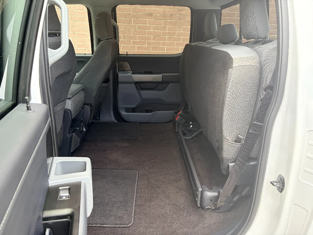 Used 2022 Oxford White Ford XLT image 25