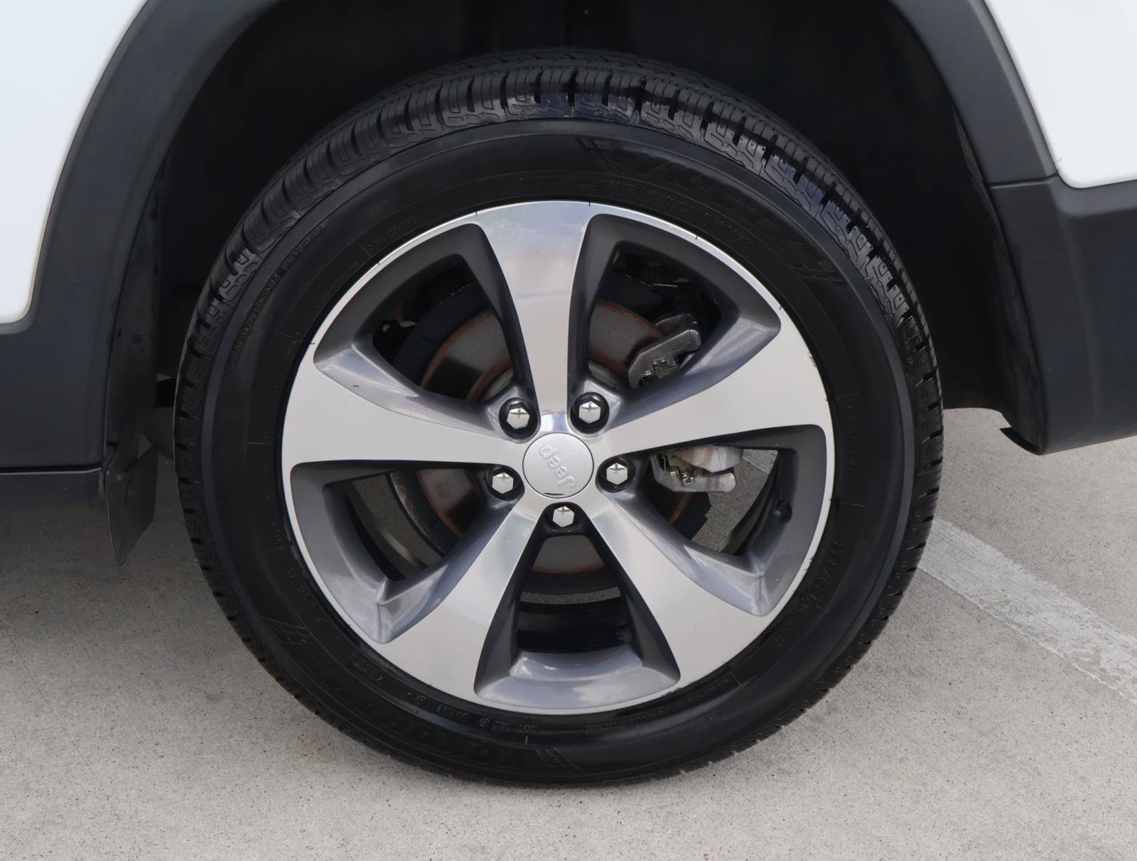 Used 2019 Bright White Clearcoat Jeep Limited image 8
