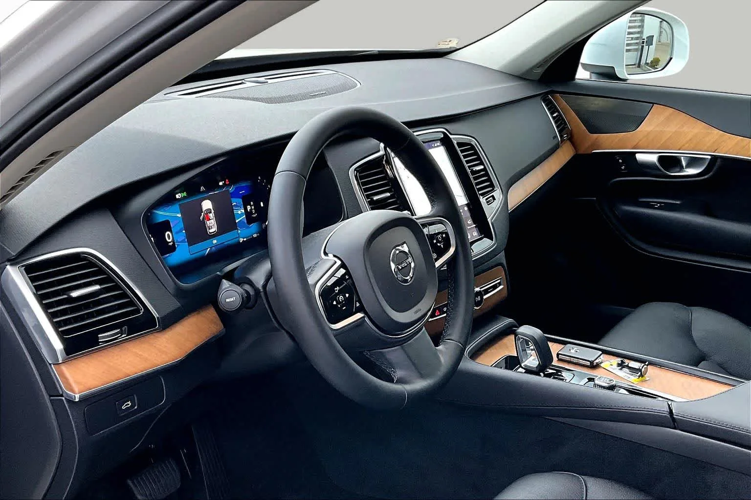 Certified Used 2023 Crystal White Volvo Plus image 18