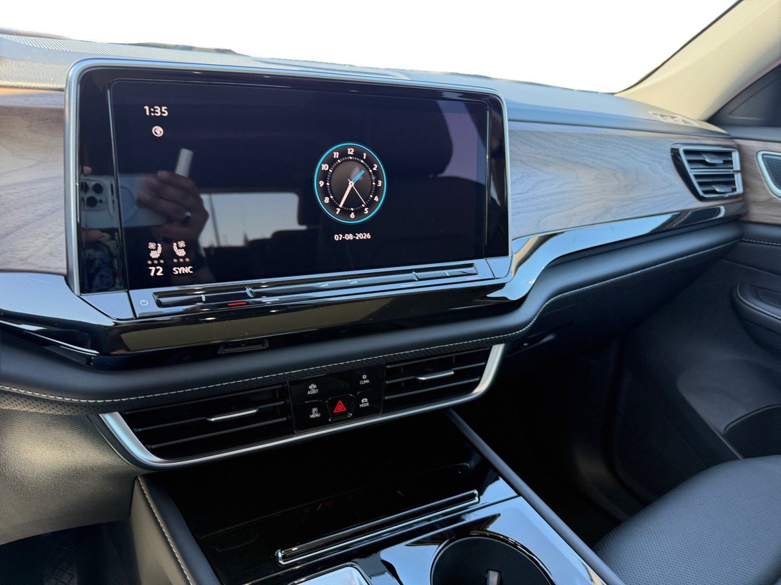 New 2026 Green Volkswagen 2.0T SE w/Technology image 12