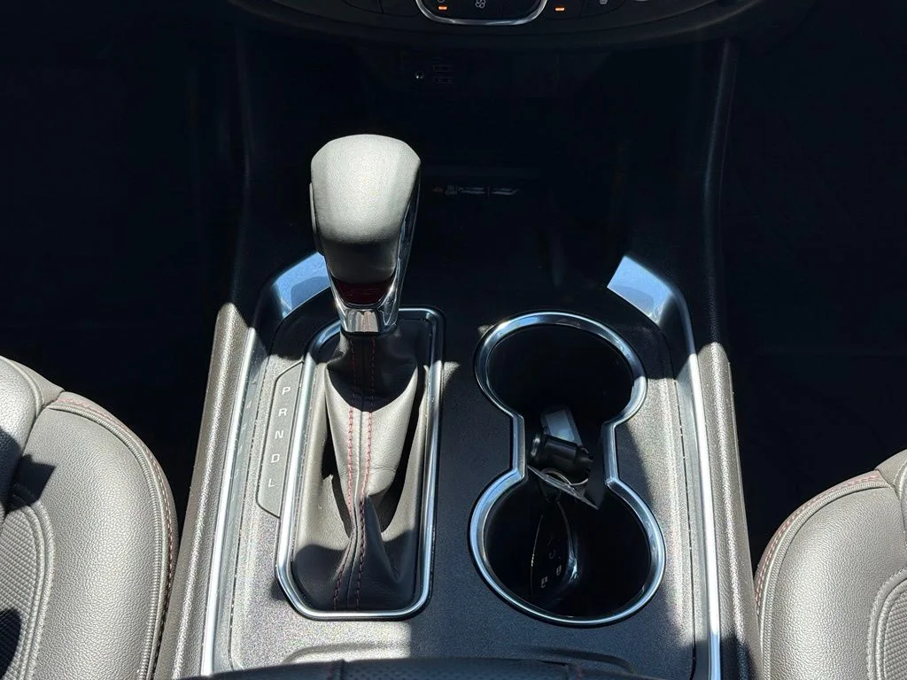 Used 2023 White Chevrolet RS image 27