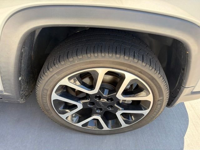 Used 2021 Silver Jeep Limited image 23
