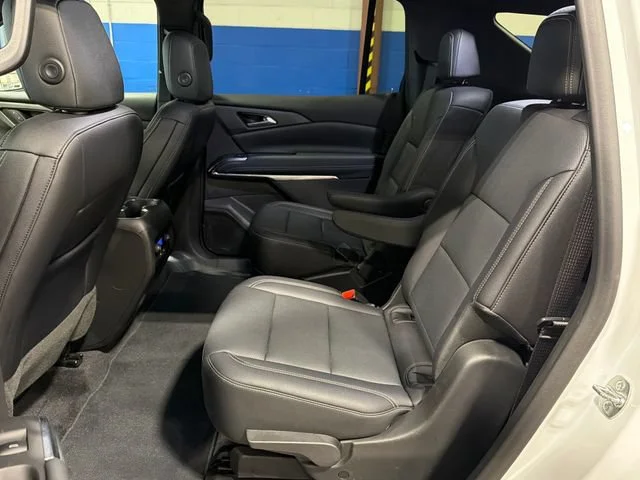 Used 2025 Summit White Chevrolet LT image 29