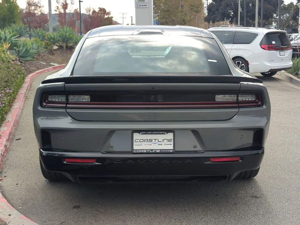 2026 Dodge Charger Daytona Scat Pack - Photo 6