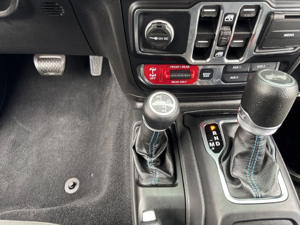 Used 2021 Gray Jeep Unlimited Rubicon 4xe image 37