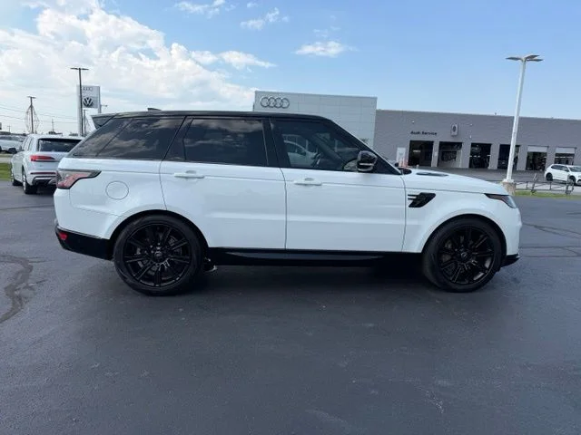 Used 2020 White Land Rover HSE image 8