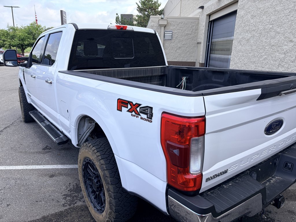 Used 2017 Oxford White Ford XLT image 3