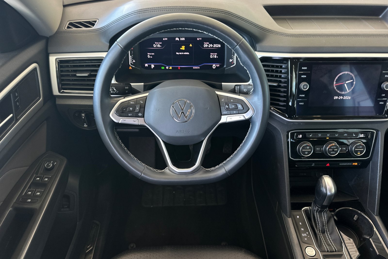 Used 2022 Deep Black Volkswagen 3.6L V6 SE w/Technology image 14