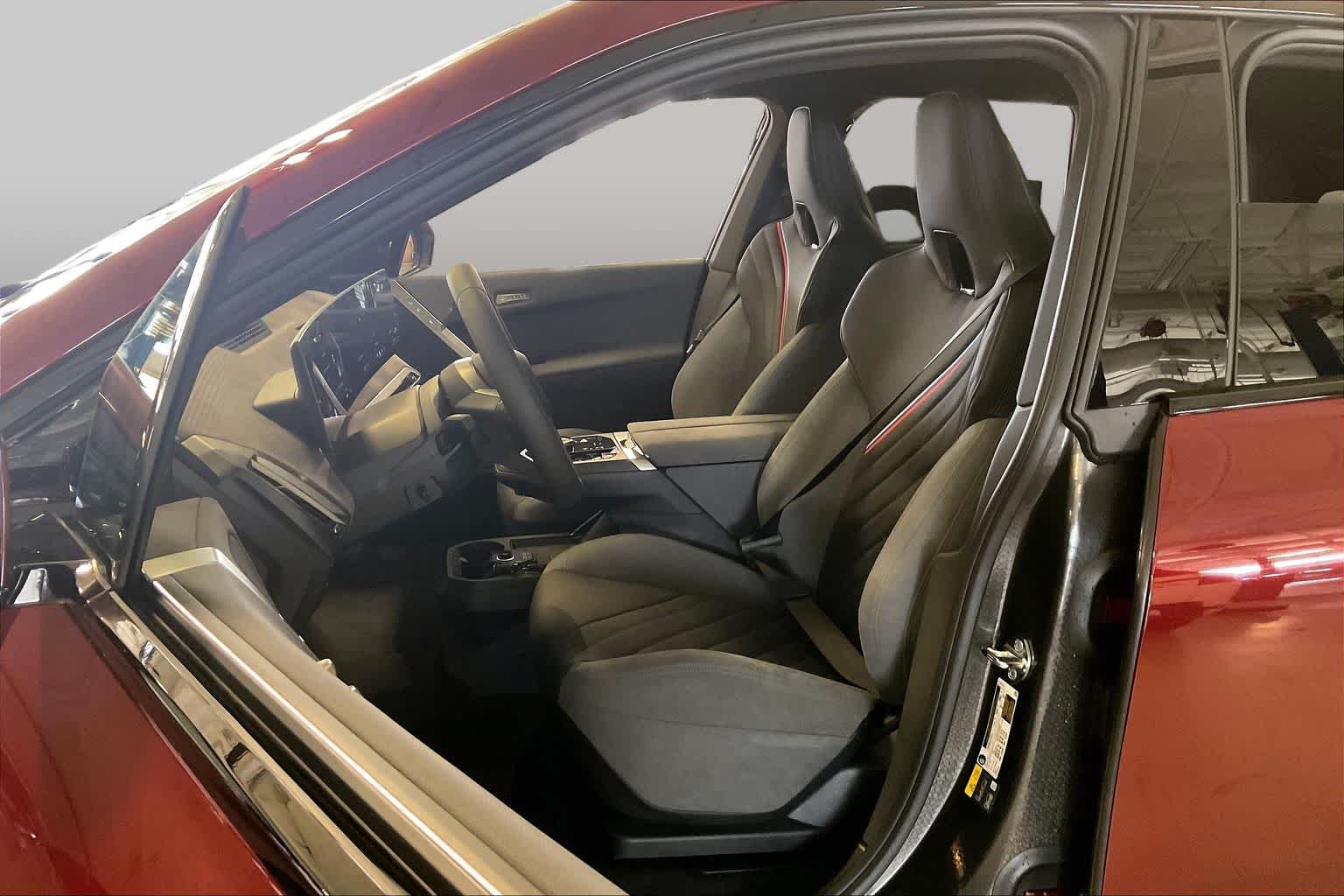 New 2026 Aventurin Red Metallic BMW xDrive60 image 9