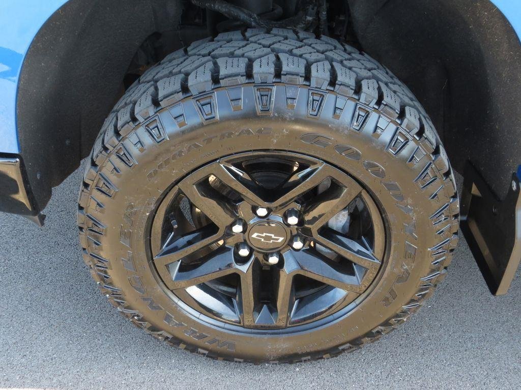 Used 2022 Glacier Blue Metallic Chevrolet Custom Trail Boss image 18