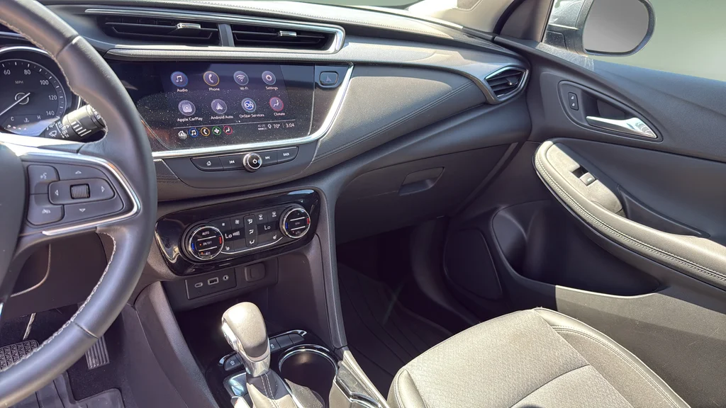 Used 2021  Buick Select image 24