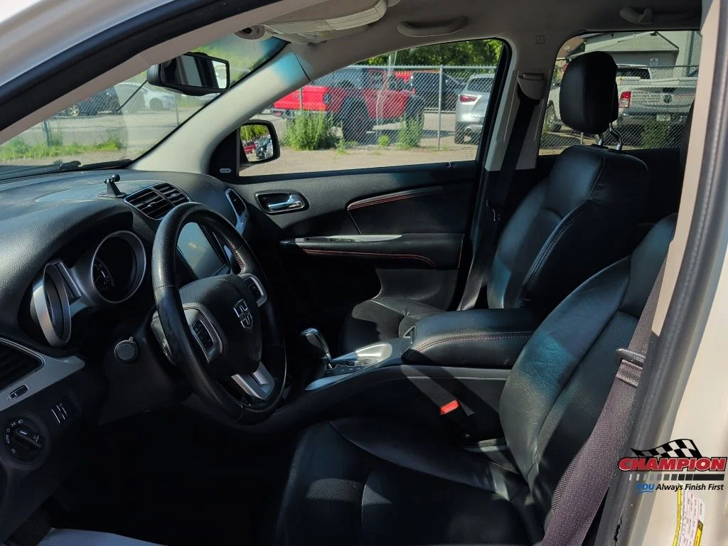 Used 2014 White Dodge R/T image 15