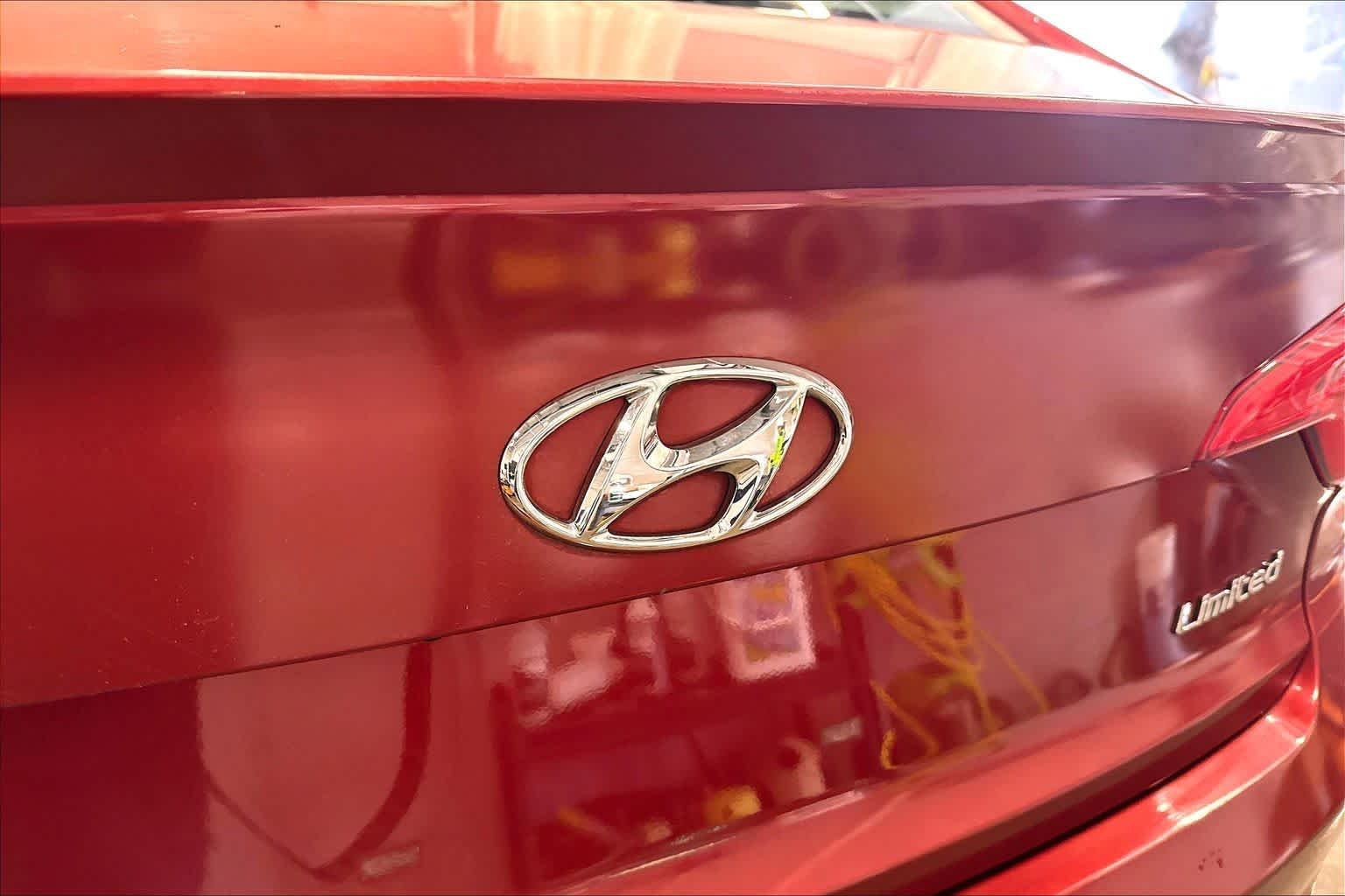 Used 2016 Venetian Red Hyundai 2.4L Limited image 31