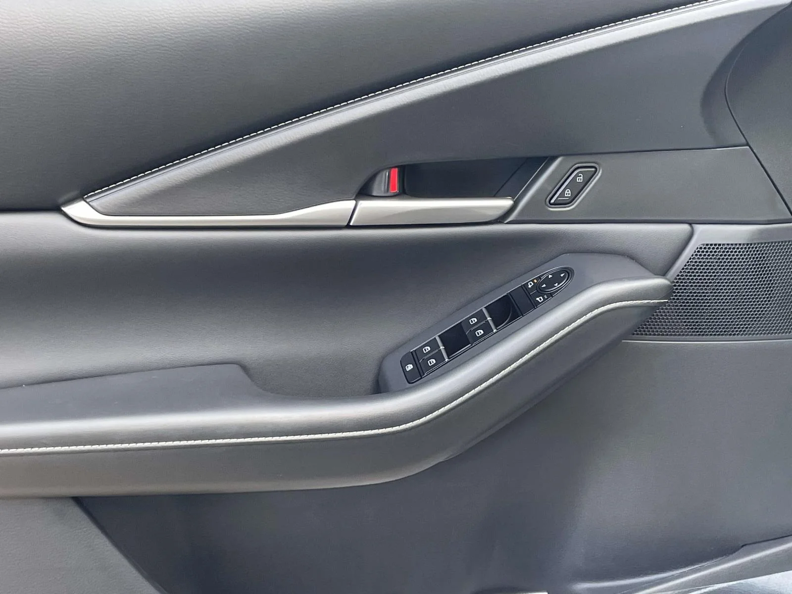 2026 Mazda CX-30 Aire Edition - Photo 15
