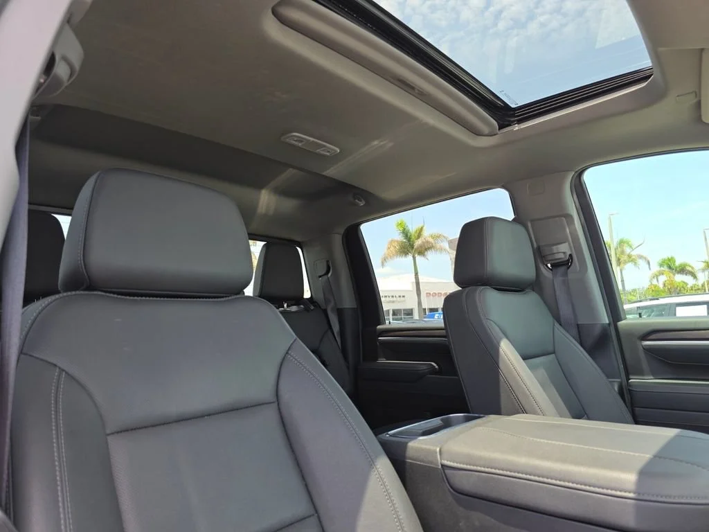 Used 2025 Summit White GMC SLT image 16