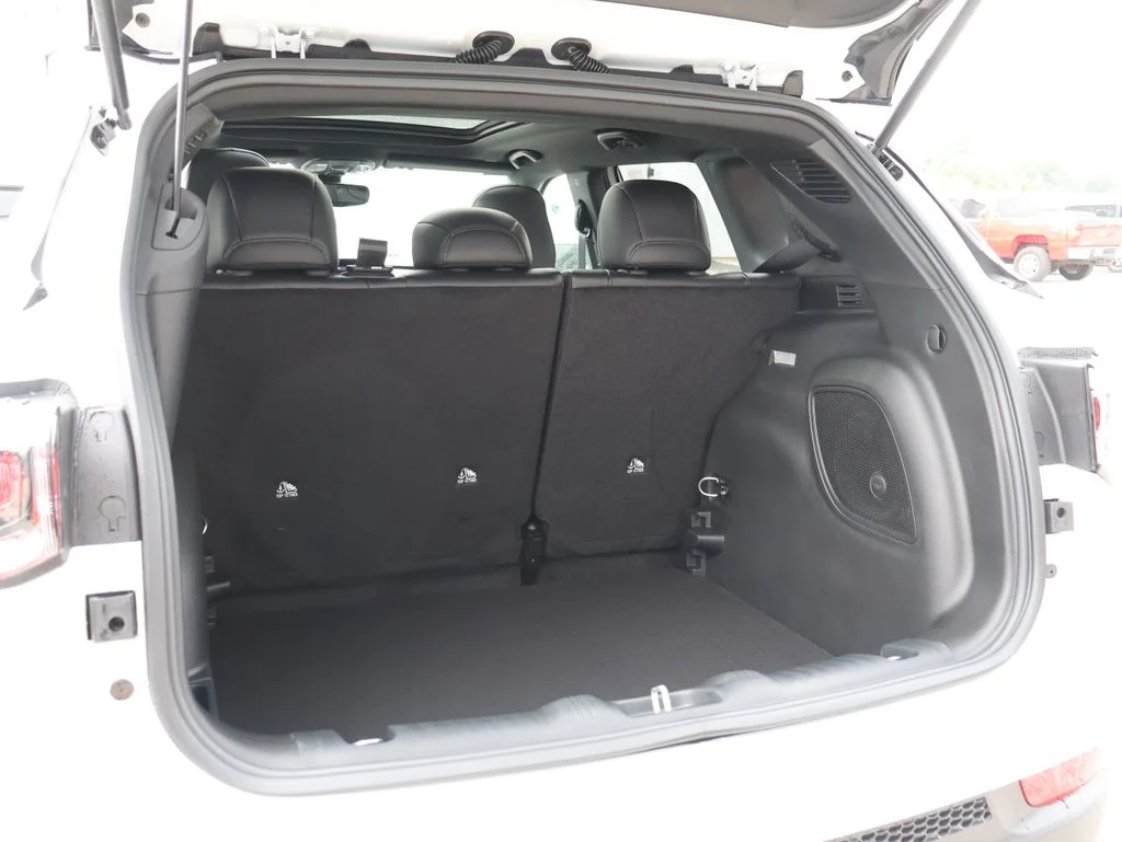 New 2026 Bright White Clearcoat Jeep  image 15