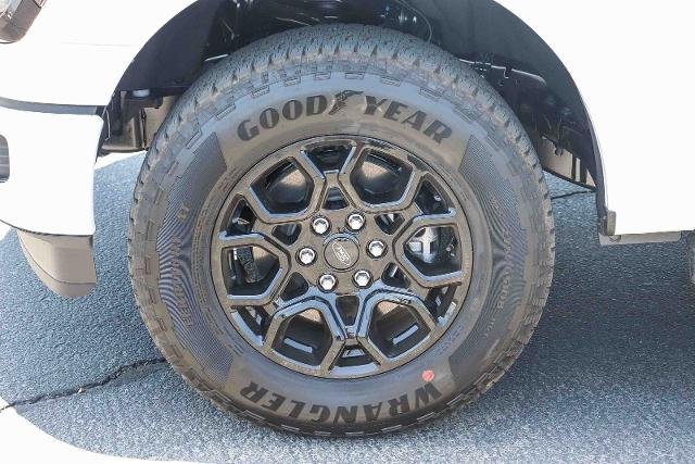 New 2026 Oxford White Ford XLT image 37