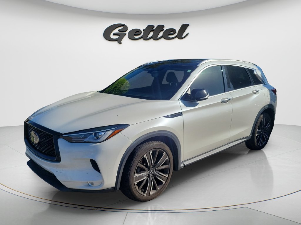 Used 2022 White INFINITI LUXE image 1