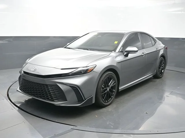 Used 2026  Toyota SE image 3